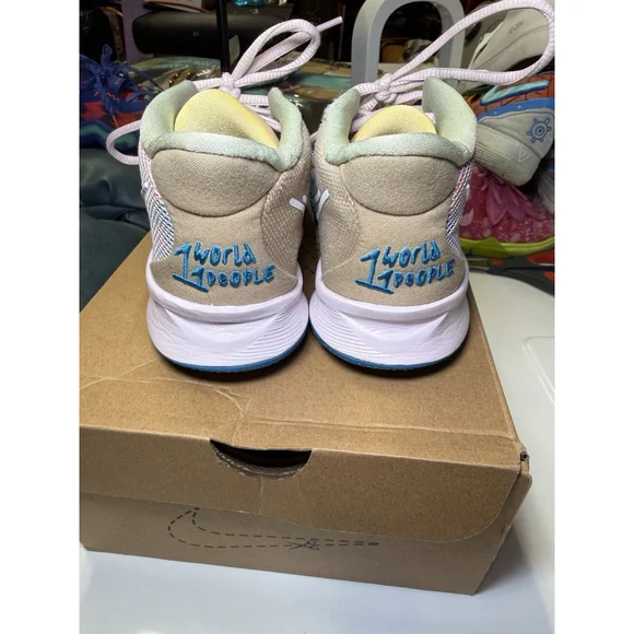 Nike Kyrie 7 GS Youth Regal Pink Sneakers Size 4y - Picture 2 of 9